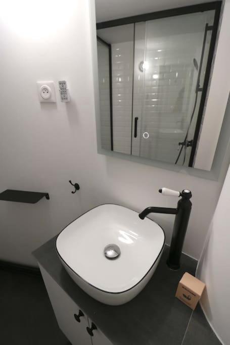 Appartement Cocon Neuf & Cosy - A Deux Pas De Bercy Parijs